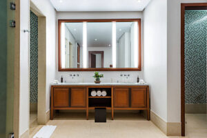 Selecting Doors for Your Shower Room Cabinet